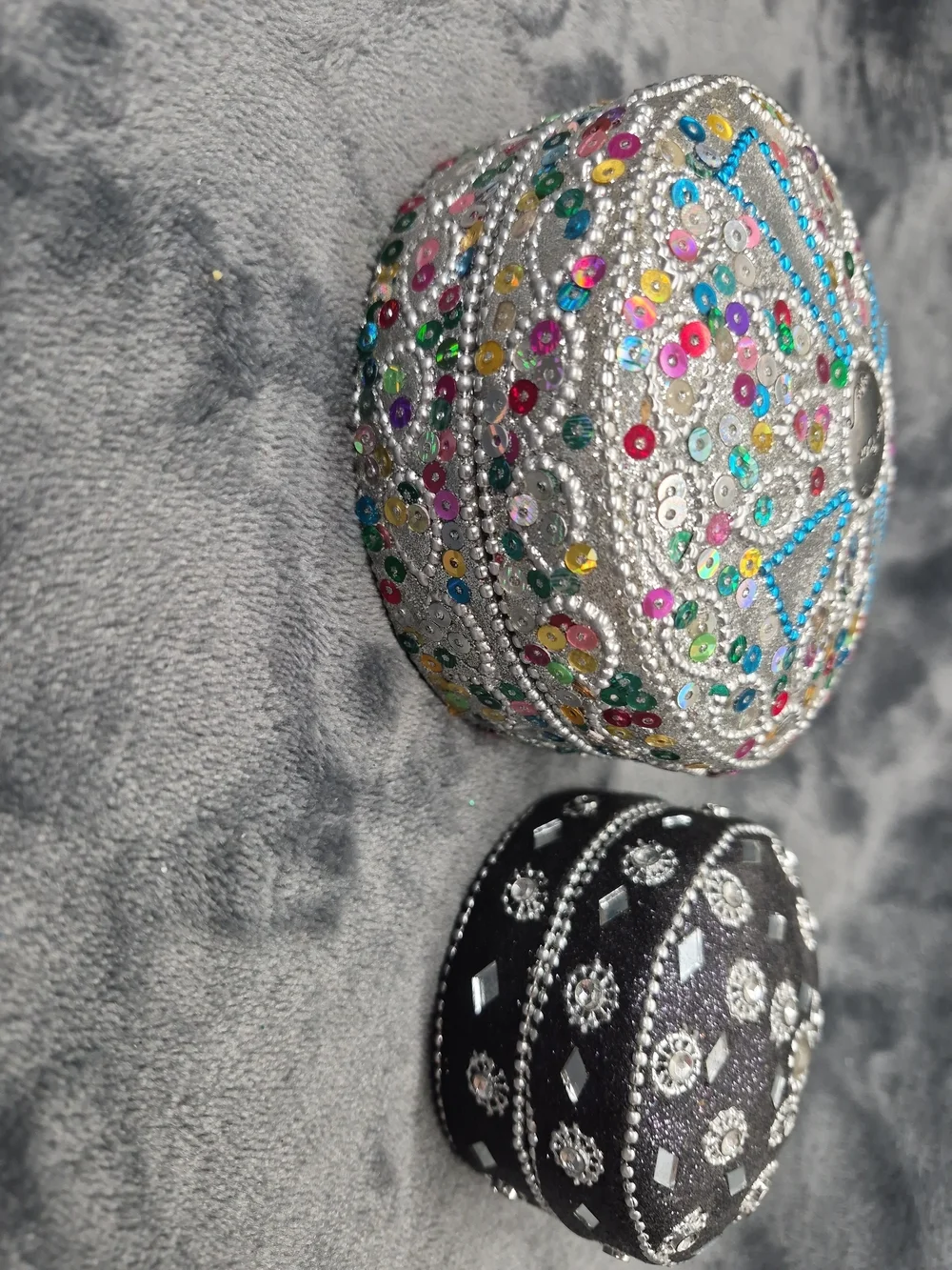 Vintage Style Beaded Nesting Metal Trinket Jewelry Boxes Black Multicolor  2 Pcs